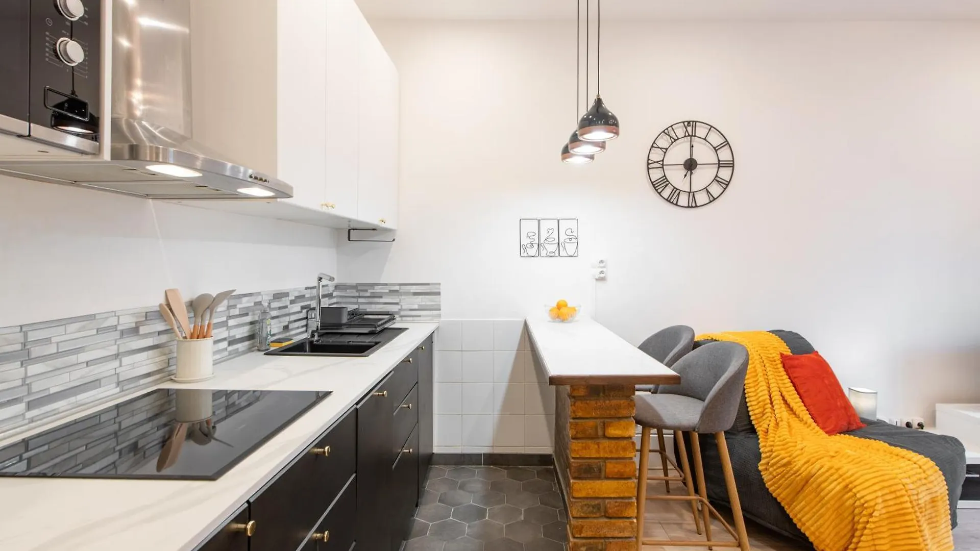 Cozy & Central Fully Equipped Studio 5 Min Walk To Metro, Montparnasse Neighbourhood Париж