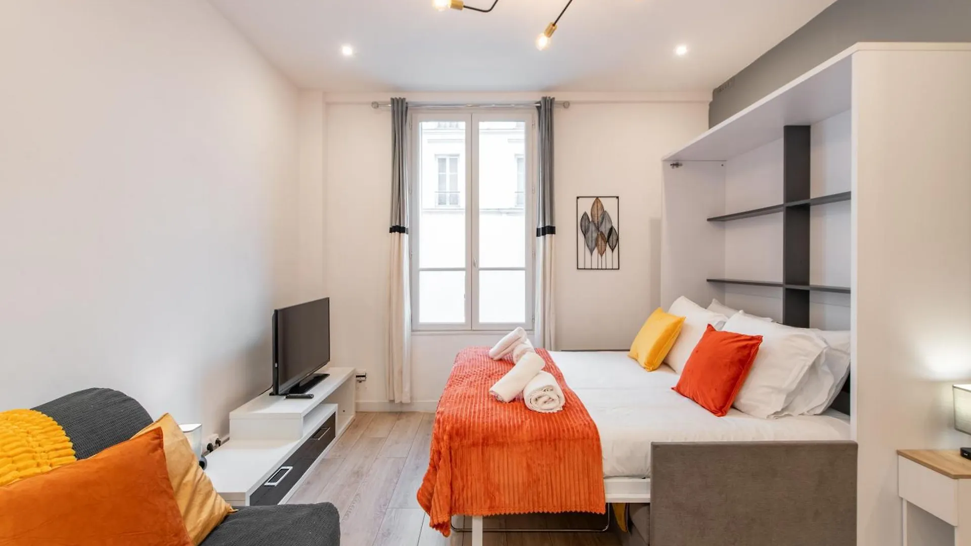 Cozy & Central Fully Equipped Studio 5 Min Walk To Metro, Montparnasse Neighbourhood Париж
