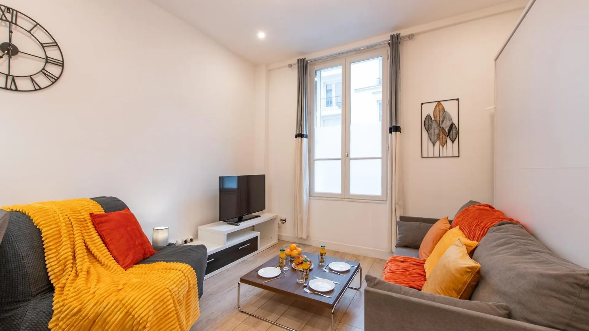 Cozy & Central Fully Equipped Studio 5 Min Walk To Metro, Montparnasse Neighbourhood Paris Apartment