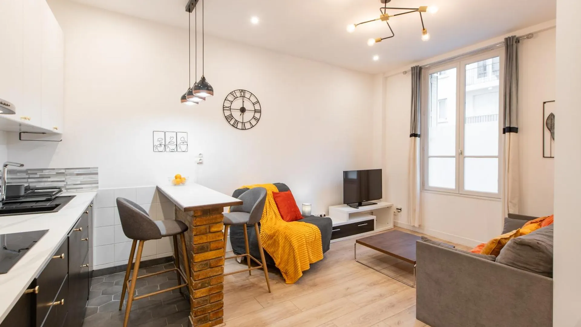 Cozy & Central Fully Equipped Studio 5 Min Walk To Metro, Montparnasse Neighbourhood Paris France
