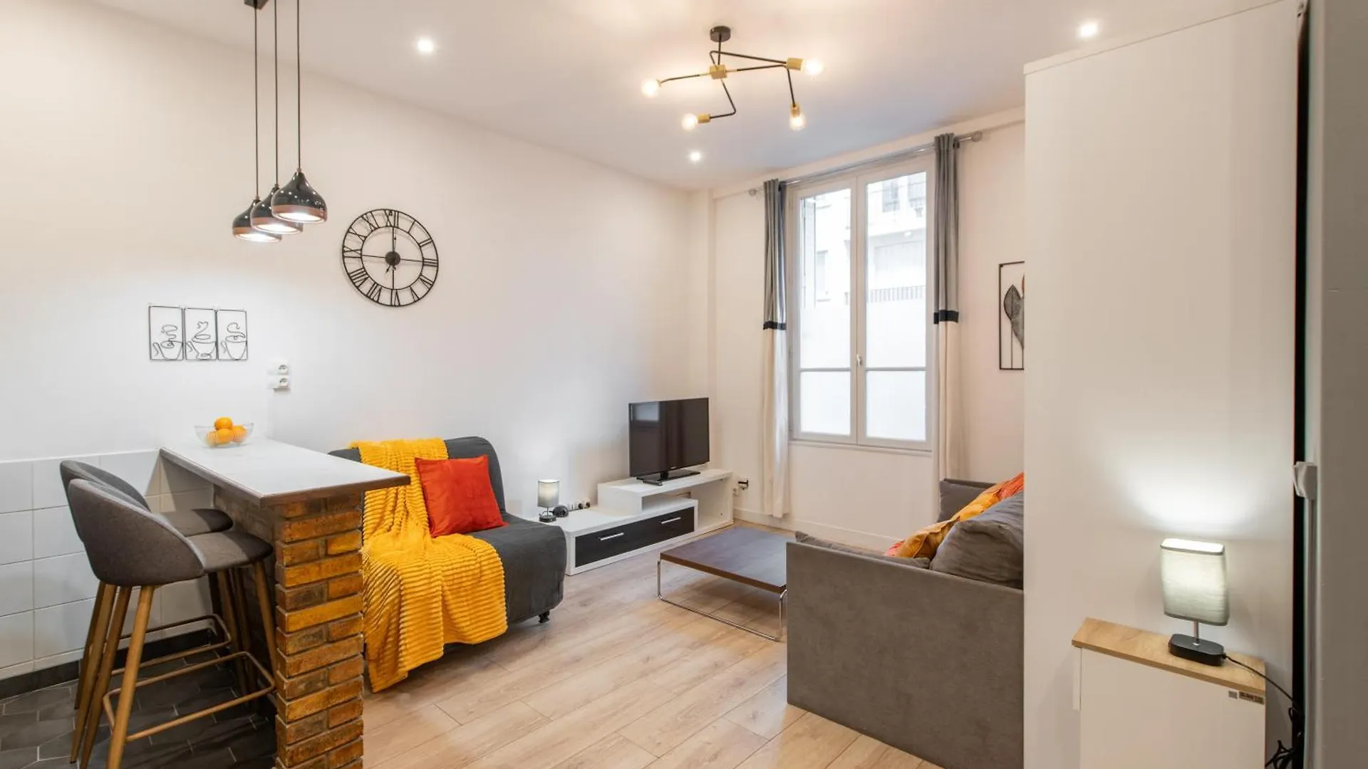 Cozy & Central Fully Equipped Studio 5 Min Walk To Metro, Montparnasse Neighbourhood Paris