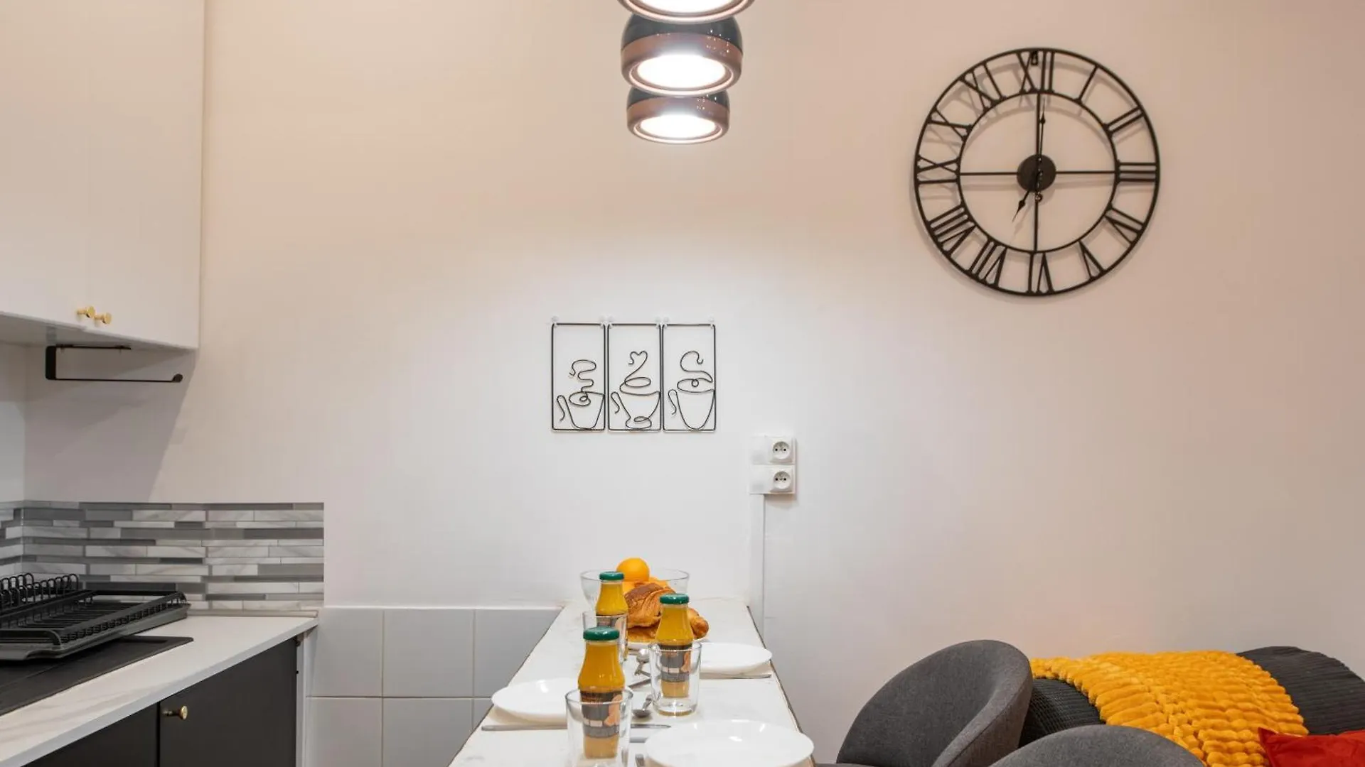 Cozy & Central Fully Equipped Studio 5 Min Walk To Metro, Montparnasse Neighbourhood Paris 0*,  France